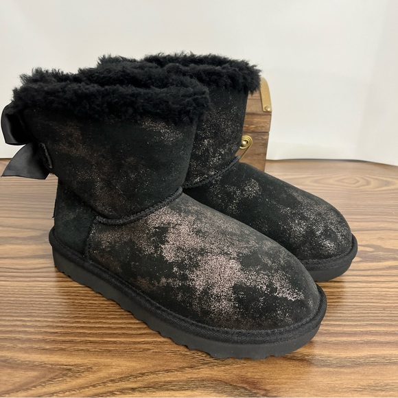UGG MINI BAILEY BOW GLIMMER BLACK SUEDE GLITTER WOMEN'S BOOTS SIZE 5 COMFY BOOTS - Picture 8 of 12
